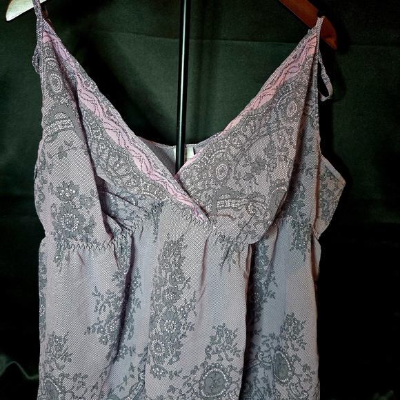 Elegant Lace Skirt Set in Gray and Pink - Picture 2 of 11